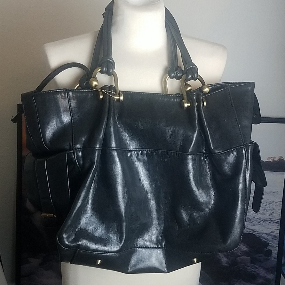 P) Big buddha purse